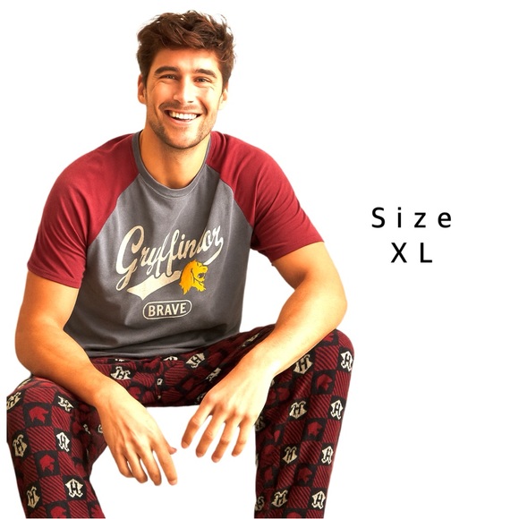 Harry Potter Gryffindor Men’s Pajama Set – Size XL – NWT - Picture 1 of 9
